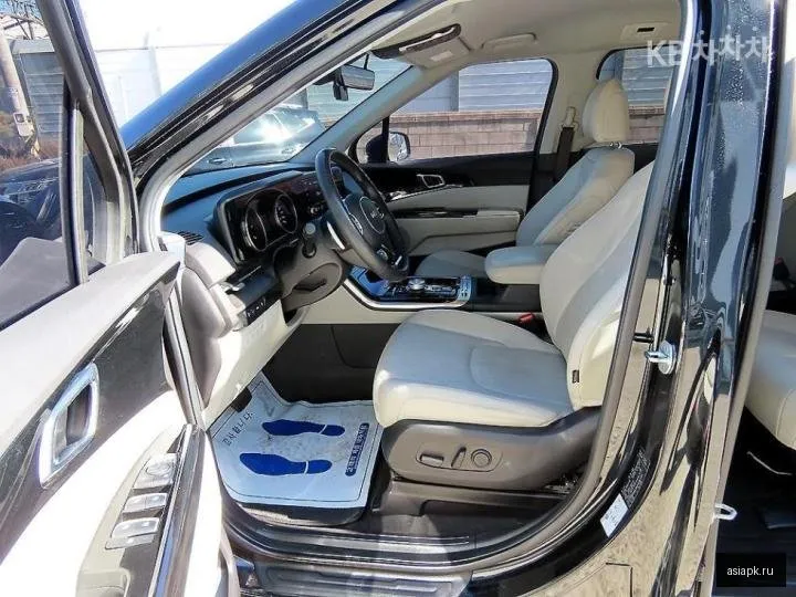 Kia Carnival 5