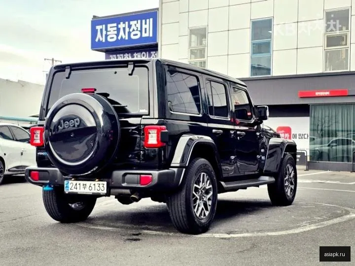 Jeep Wrangler 4