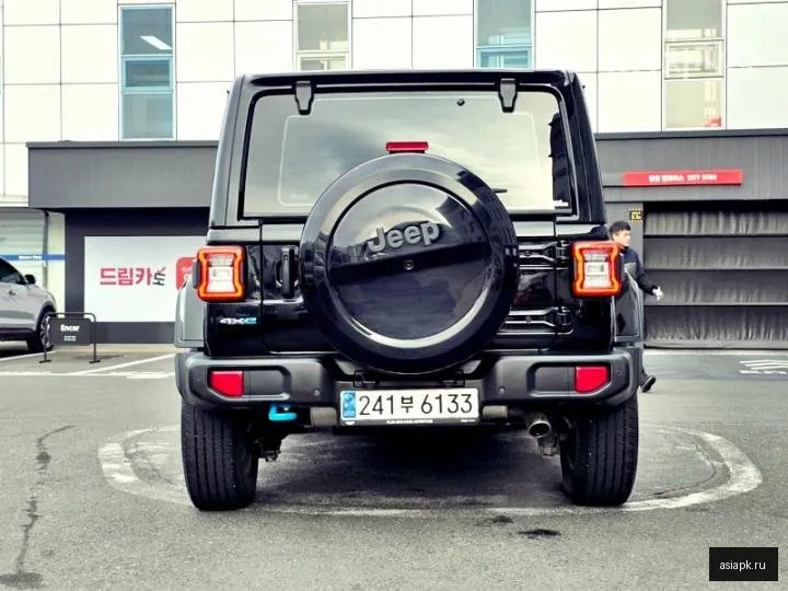 Jeep Wrangler 3