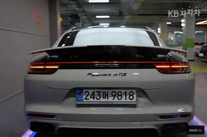 Porsche Panamera 4