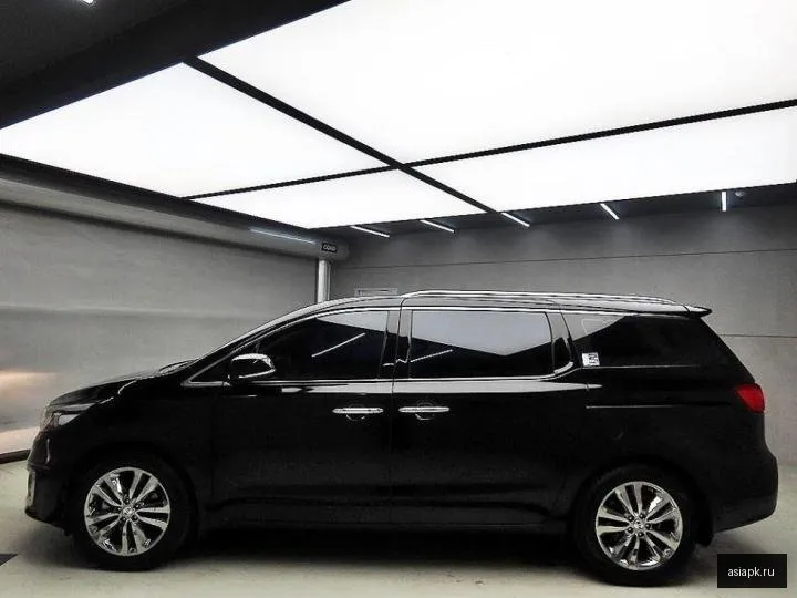 Kia Carnival 4