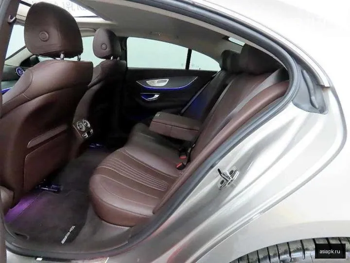 Mercedes-Benz CLS-Class 6