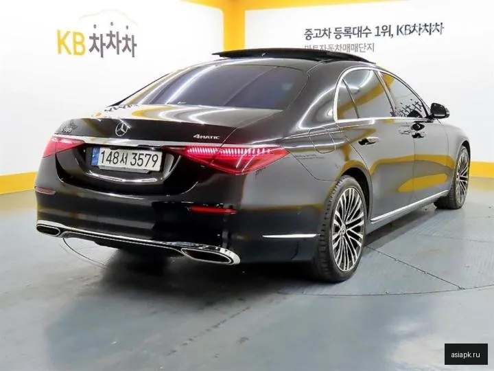 Mercedes-Benz S-Class 4