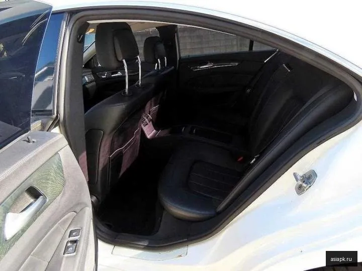 Mercedes-Benz CLS-Class 6