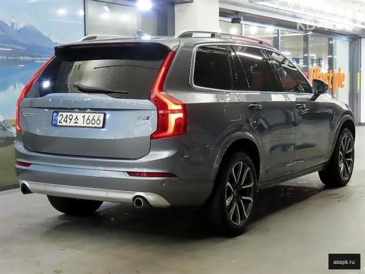 Volvo XC90 4
