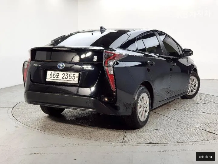 Toyota Prius 4