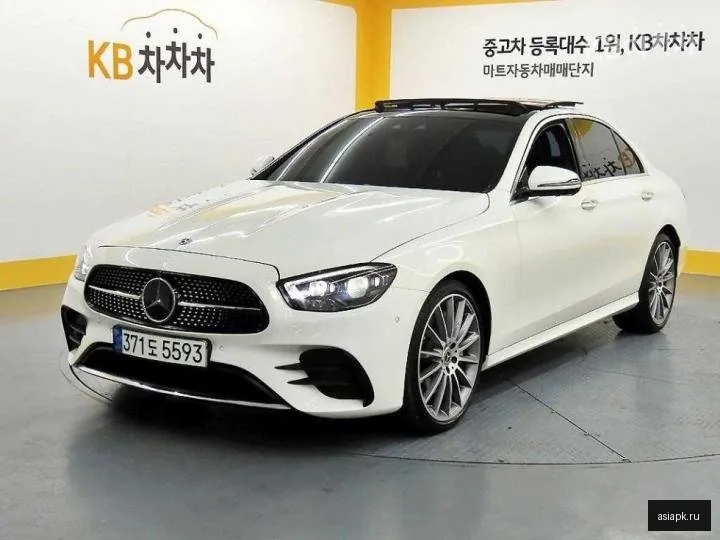 Mercedes-Benz E-Class 2