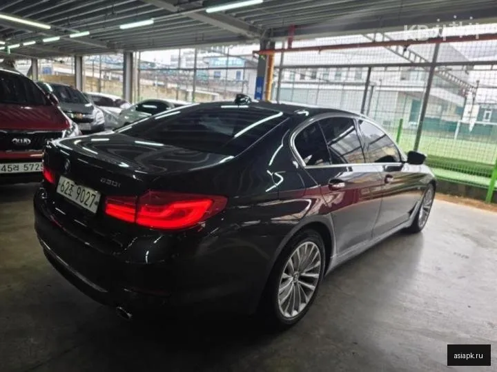 BMW 5-Series 6