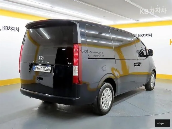 Hyundai Staria 4