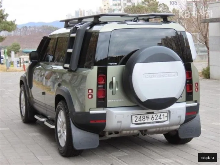 Land Rover Defender 4