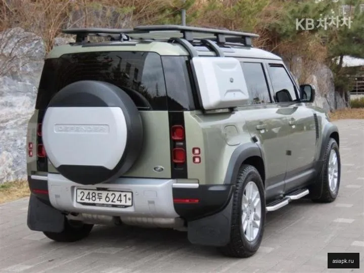 Land Rover Defender 3