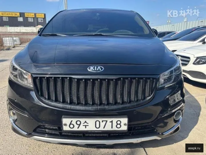 Kia Carnival