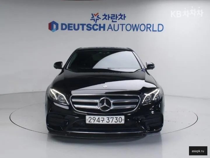 Mercedes-Benz E-Class 3