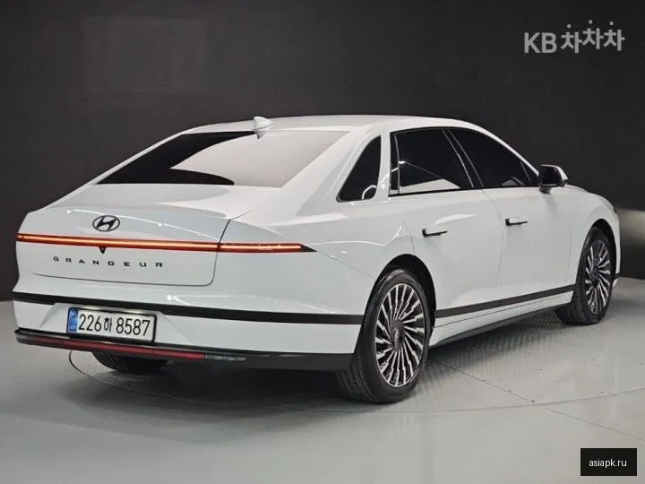 Hyundai Grandeur 3