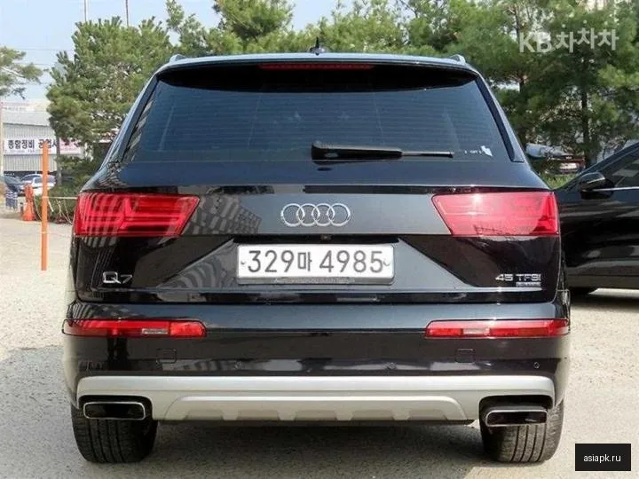 Audi Q7 4