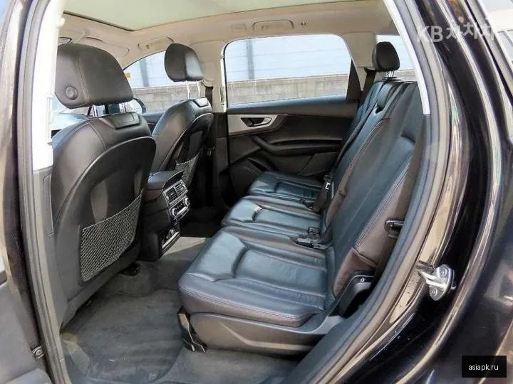 Audi Q7 6