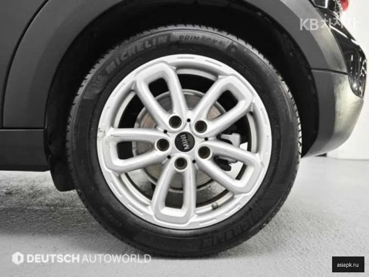 MINI Countryman 5