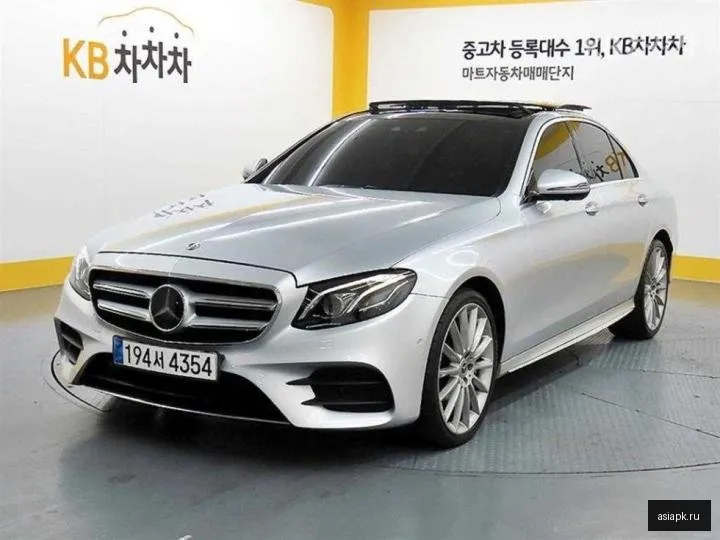 Mercedes-Benz E-Class 2