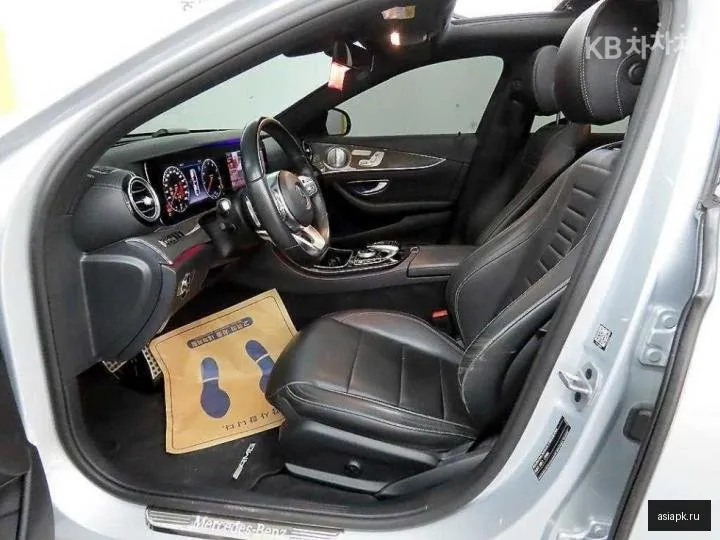 Mercedes-Benz E-Class 5