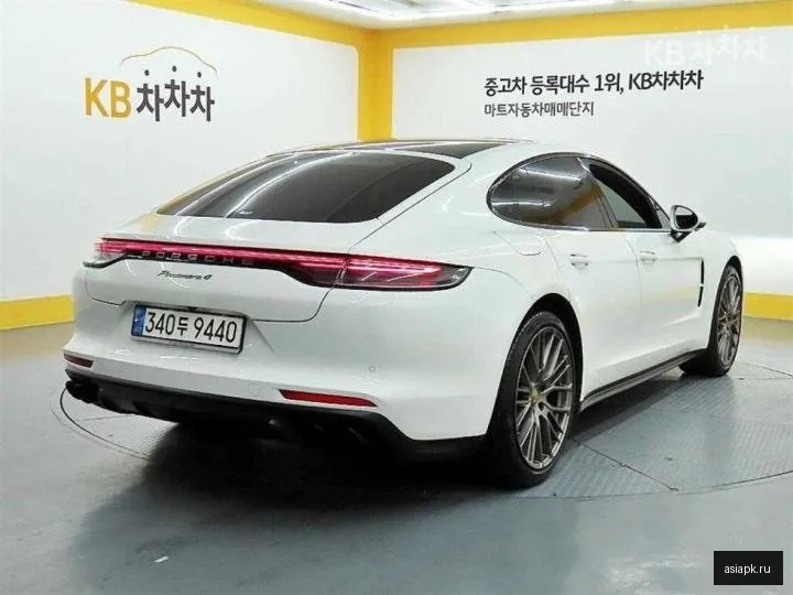 Porsche Panamera 4