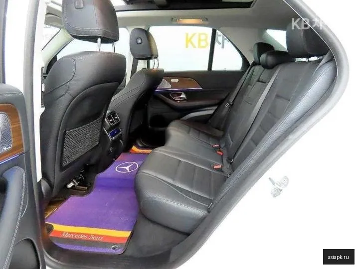 Mercedes-Benz GLE-Class 6