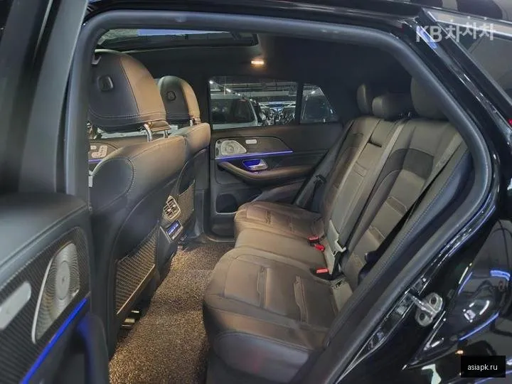 Mercedes-Benz GLE-Class 6