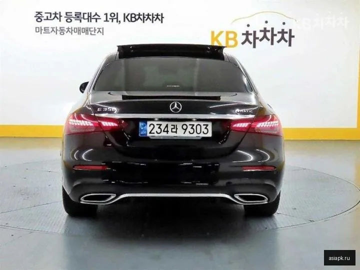 Mercedes-Benz E-Class 3