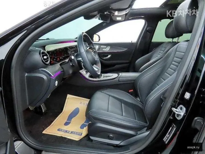Mercedes-Benz E-Class 5