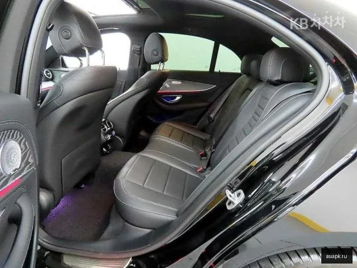 Mercedes-Benz E-Class 6