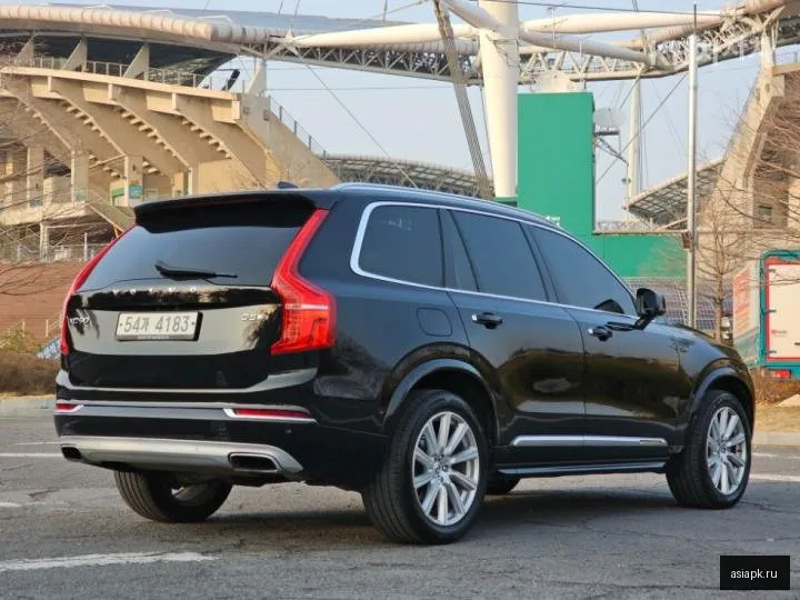 Volvo XC90 4
