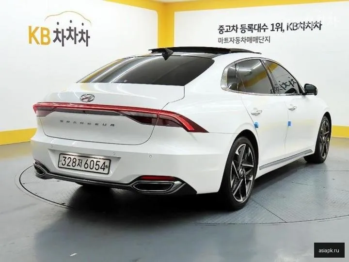 Hyundai Grandeur 4