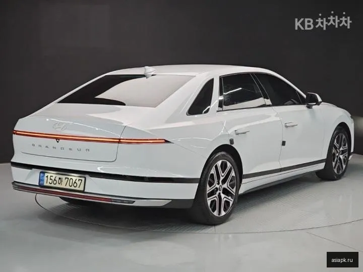 Hyundai Grandeur 4