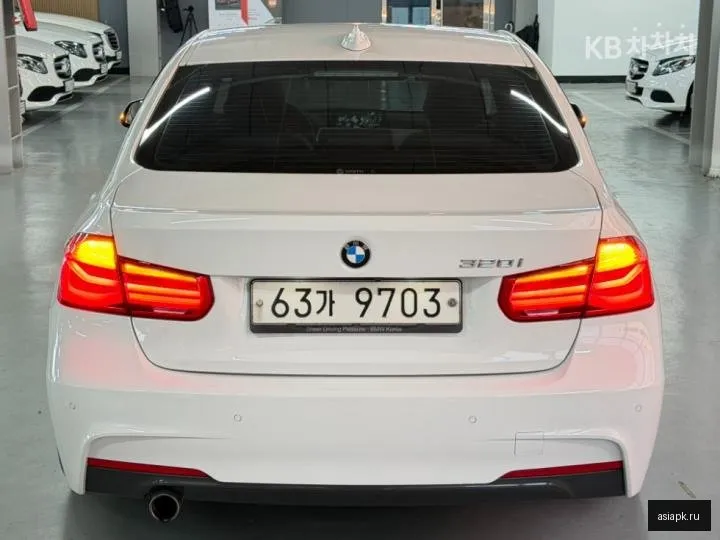 BMW 3-Series 3
