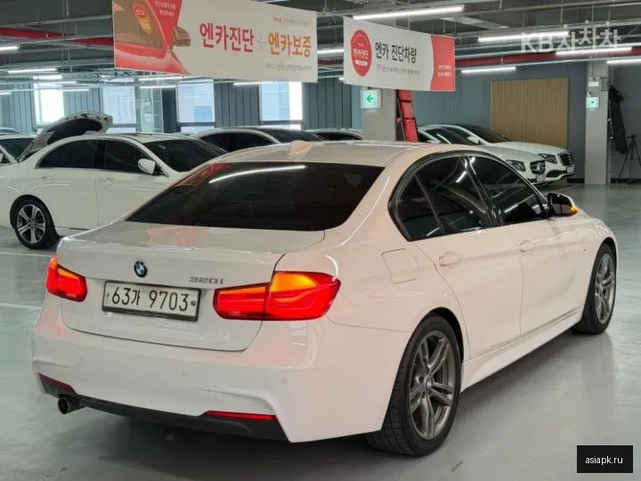 BMW 3-Series 4