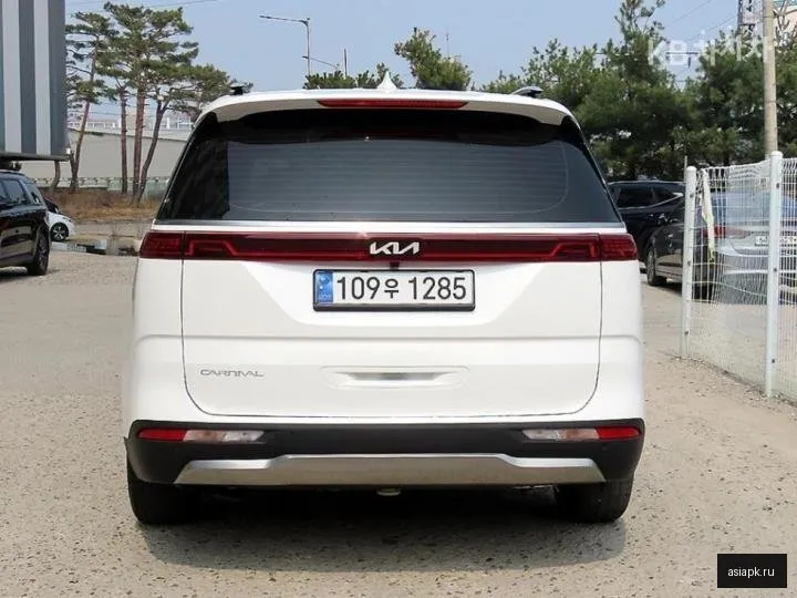 Kia Carnival 4