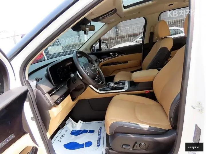 Kia Carnival 5