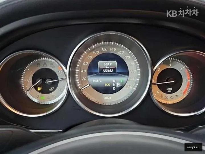 Mercedes-Benz CLS-Class 6