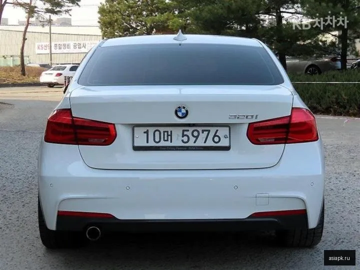 BMW 3-Series 4