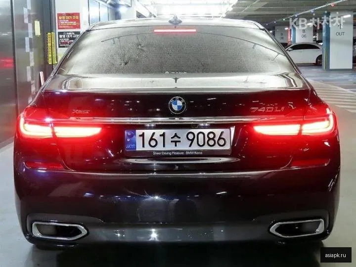 BMW 7-Series 5