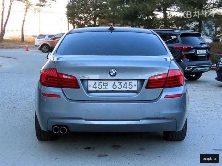 BMW 5-Series 4