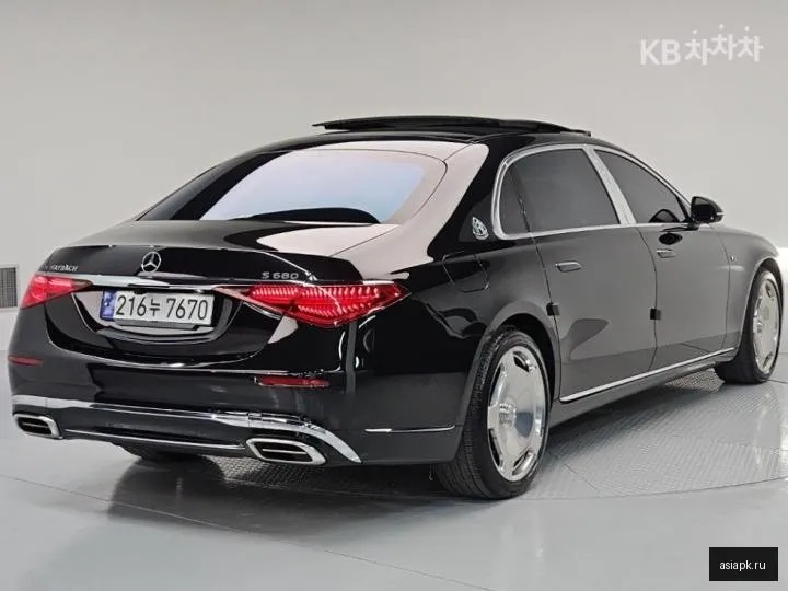 Mercedes-Benz S-Class 3