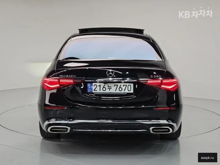 Mercedes-Benz S-Class 4