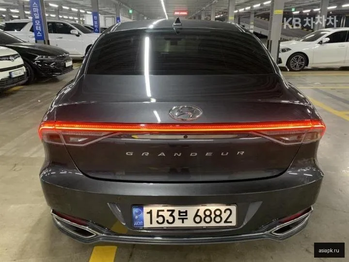 Hyundai Grandeur 4