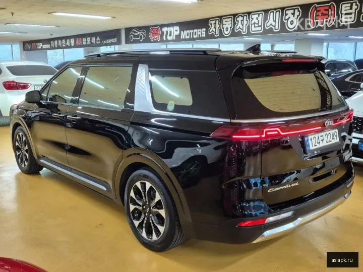 Kia Carnival 4