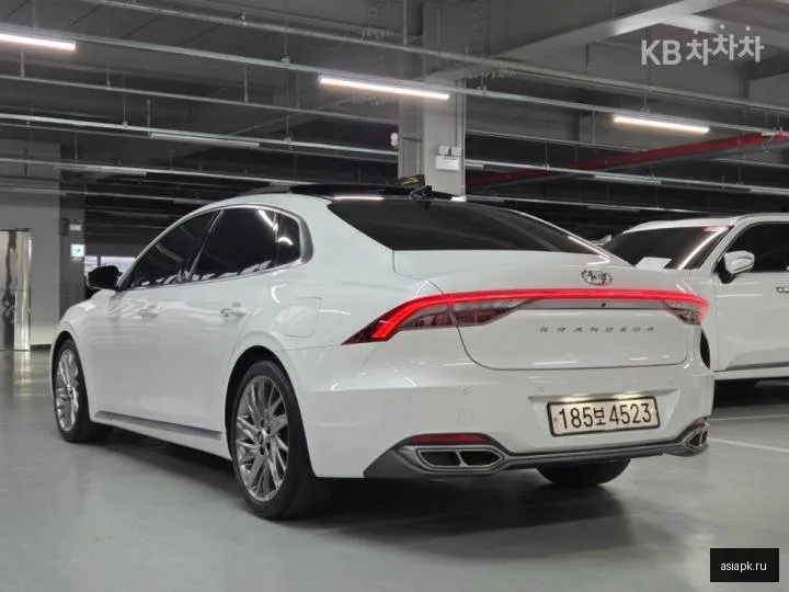 Hyundai Grandeur 4