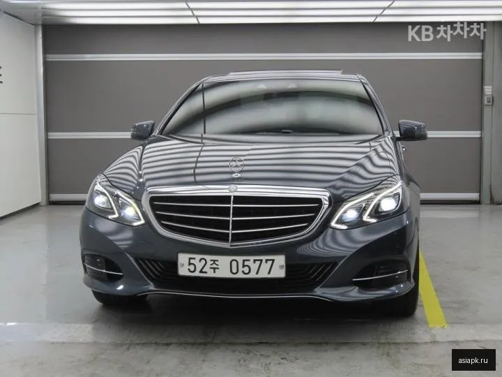 Mercedes-Benz E-Class 2