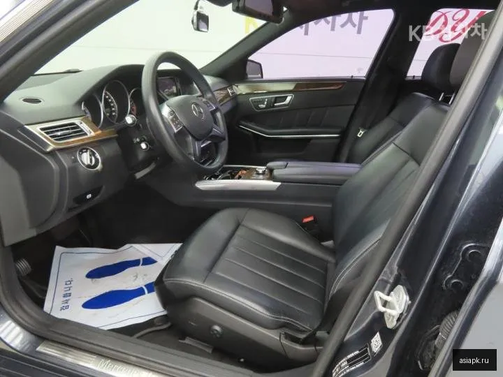 Mercedes-Benz E-Class 5