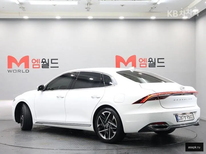 Hyundai Grandeur 4