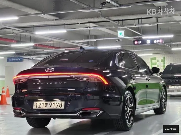 Hyundai Grandeur 4