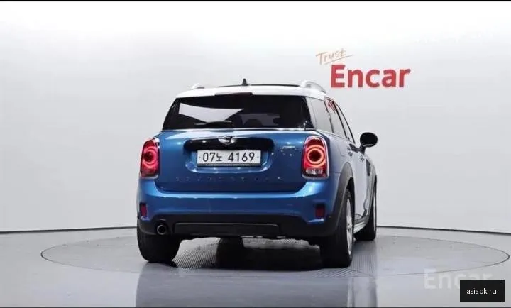 MINI Countryman 4